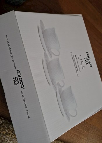 Beyaz Kabartmalı Desenli Fincan ve Tabağı - Görsel 4