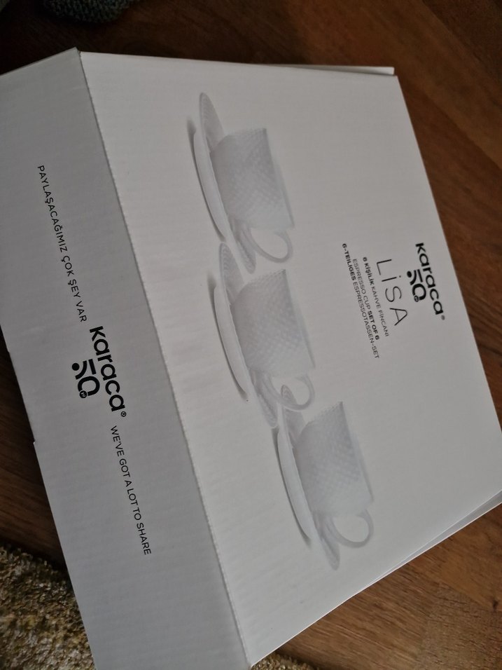 Beyaz Kabartmalı Desenli Fincan ve Tabağı - Görsel 4