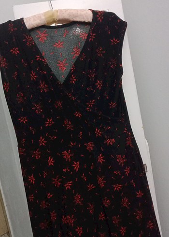 Kırmızı Desenli V Yaka Elbise - Görsel 6