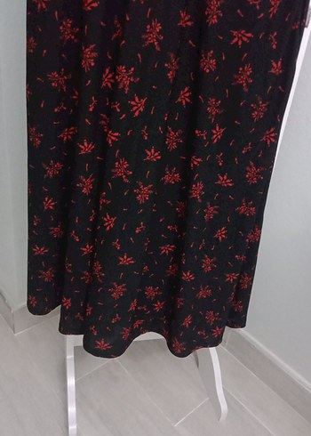 Kırmızı Desenli V Yaka Elbise - Görsel 5