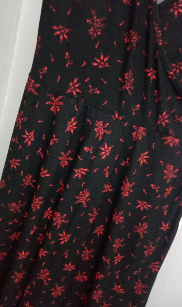 Kırmızı Desenli V Yaka Elbise - Görsel 4