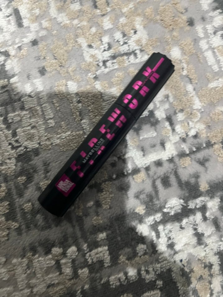 Maybelline Sıra Dışı Kirpikler Maskara - siyah - Görsel 3