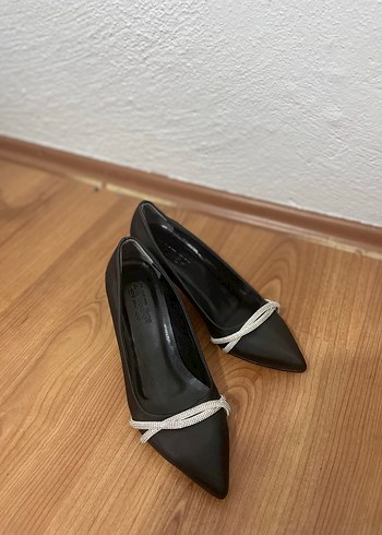 37 Beden Siyah topuklu ayakkabı