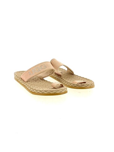 Ugg Ugg Terlik %70 İndirimli.