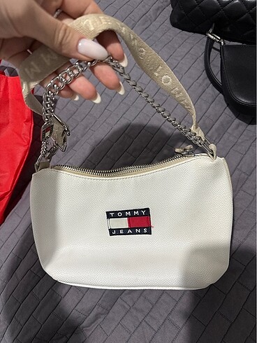 Tommy hilfiger çanta