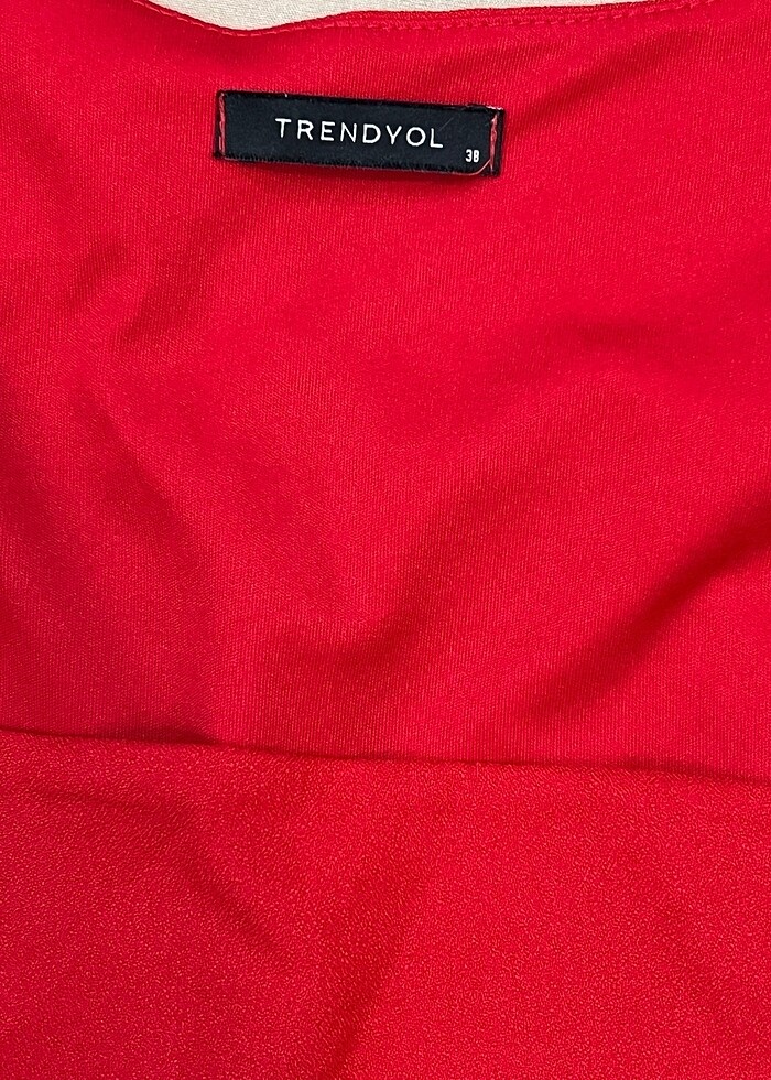 Muhteşem kırmızı elbise hiç giymedim - Görsel 5