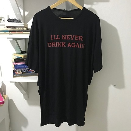 Yırtmaçlı tişört