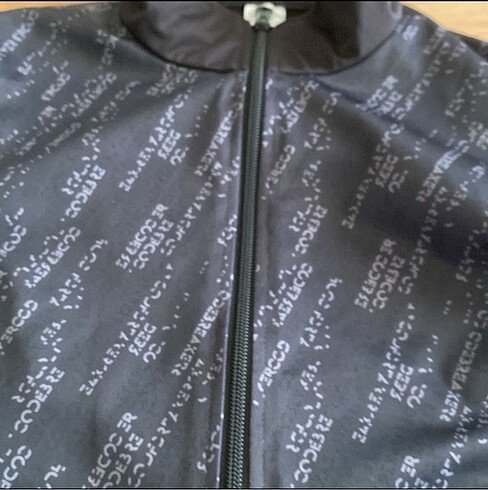 12-13 Yaş Beden Decathlon erkek çocuk sweatshirt hırka