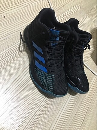 Adidas bilekli ayakkabı