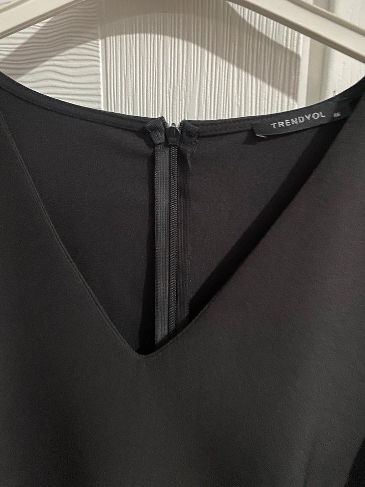 Uzun Kollu Siyah Midi V Yaka Elbise - Görsel 4