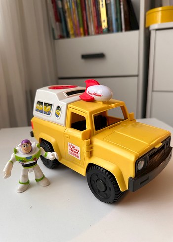 Toy Story Buzz Pizza planet araba seti - Görsel 7