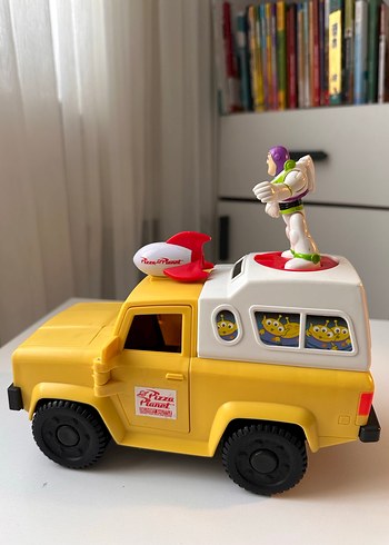 Toy Story Buzz Pizza planet araba seti - Görsel 3
