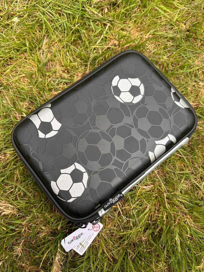 Smiggle striker kalem kutusu - Görsel 2