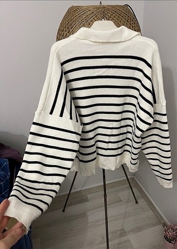 V Yaka Çizgili Pamuklu Kadın Kazak - Görsel 4