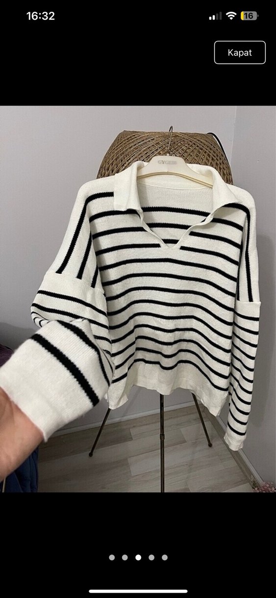 V Yaka Çizgili Pamuklu Kadın Kazak - Görsel 3