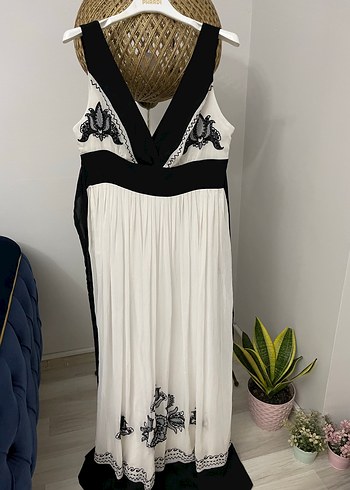 Zara Nakışlı V Yaka Uzun Bohem Elbise