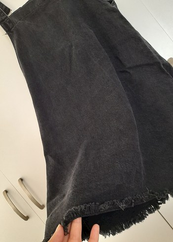 Siyah Yırtık Detaylı Kısa Kot Salopet - Görsel 5