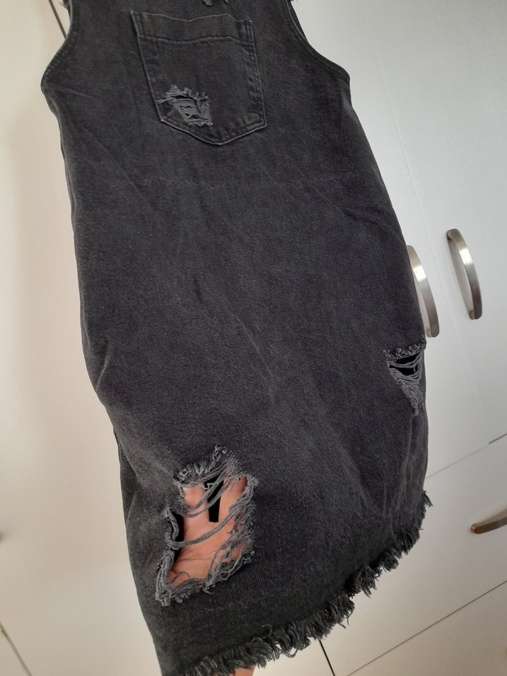 Siyah Yırtık Detaylı Kısa Kot Salopet - Görsel 3