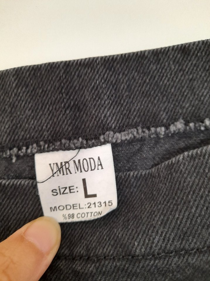 Siyah Yırtık Detaylı Kısa Kot Salopet - Görsel 4