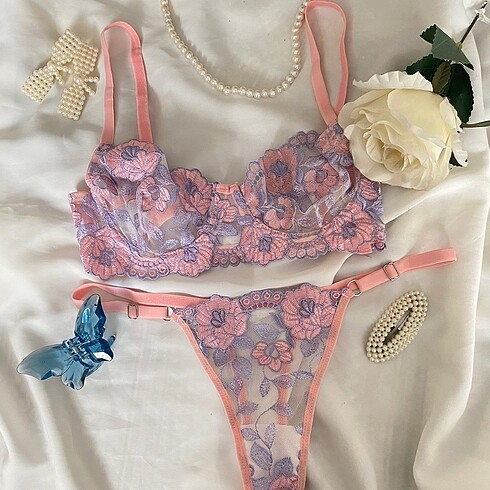 Victoria s Secret Rose Bralet Set