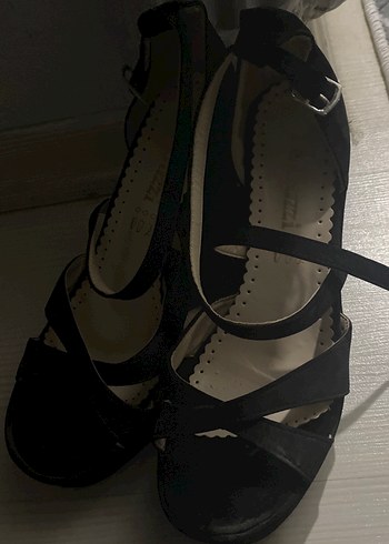 Siyah Tokalı Siyah Dolgu Topuklu Kadın Ayakkabı - Görsel 2