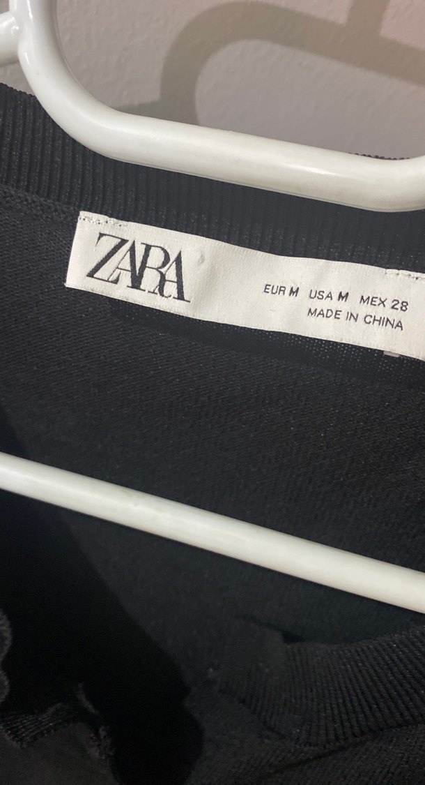 Siyah V Yaka Düğmeli Uzun Kollu Bluz - Görsel 2