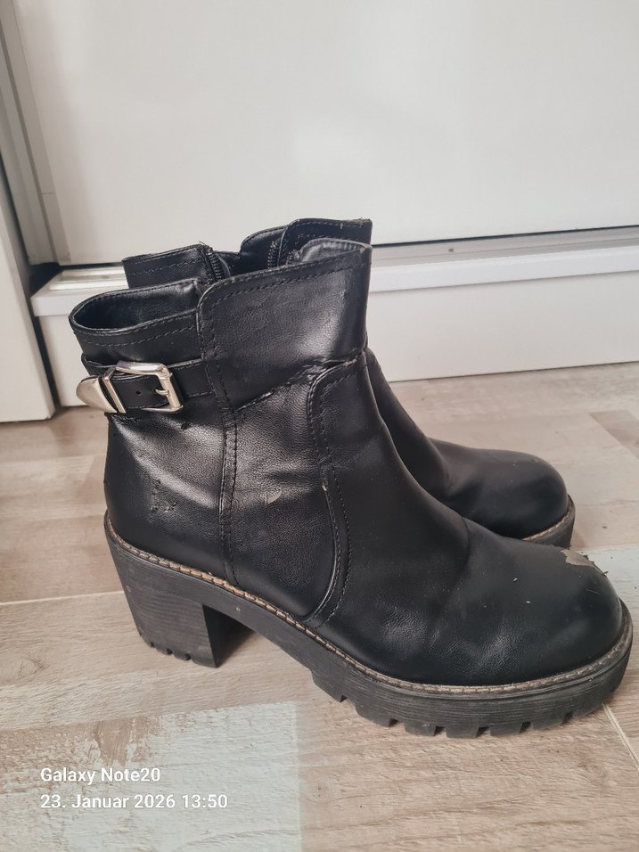 Tokalı Siyah Deri Blok Topuklu Bot - Görsel 2