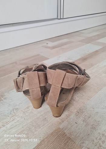 Bej Süet Kadın Dolgu Topuklu Tokalı Sandalet - Görsel 2