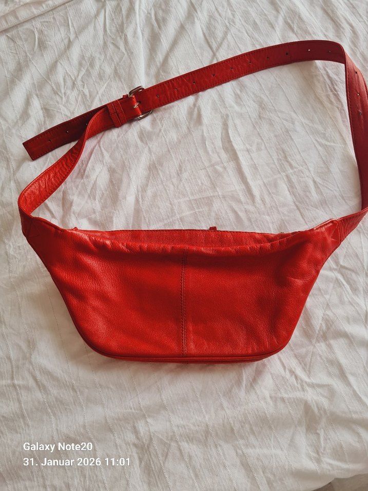 Kırmızı Deri Bel Çantası - Görsel 2