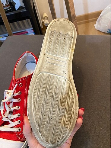 39 Beden kırmızı Renk Kırmızı converse