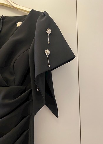 Kısa Kollu Drapeli Siyah  Elbise - Görsel 3