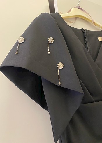 Kısa Kollu Drapeli Siyah  Elbise - Görsel 2