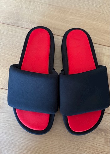 40 Beden Yeezy Y3 modeli istinye parktan alındı