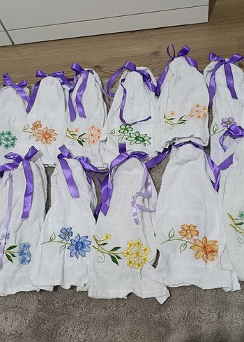 Mor kurdeleli Nakışlı araç havlusu - Görsel 3