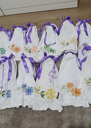 Mor kurdeleli Nakışlı araç havlusu - Görsel 2