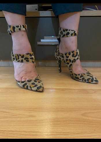 Kahverengi Leopar Desenli Süet Topuklu Ayakkabı - Görsel 2