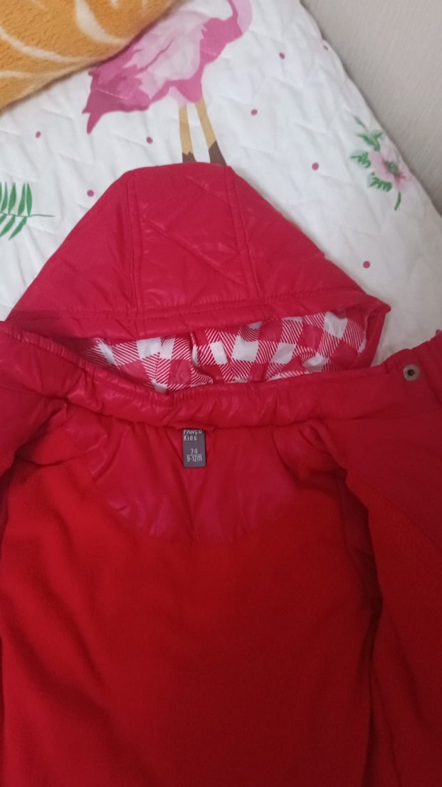 Kız Çocuk Kırmızı Kapitone Düğmeli Mont - Görsel 2