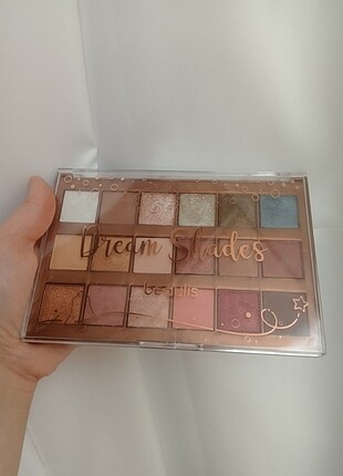 Beaulis dream shades far paleti