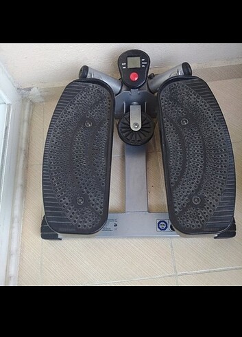Step merdiven çıkma spor aleti