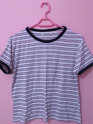 Çizgili renkli t-shirt