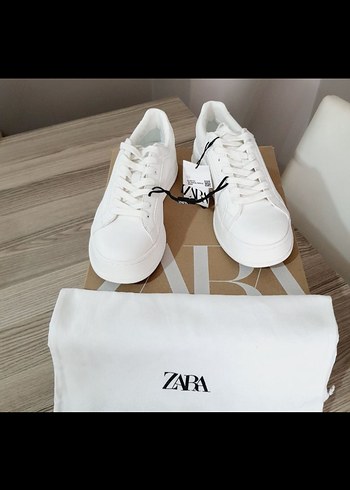 Zara Beyaz Minimalist Kadın Sneaker