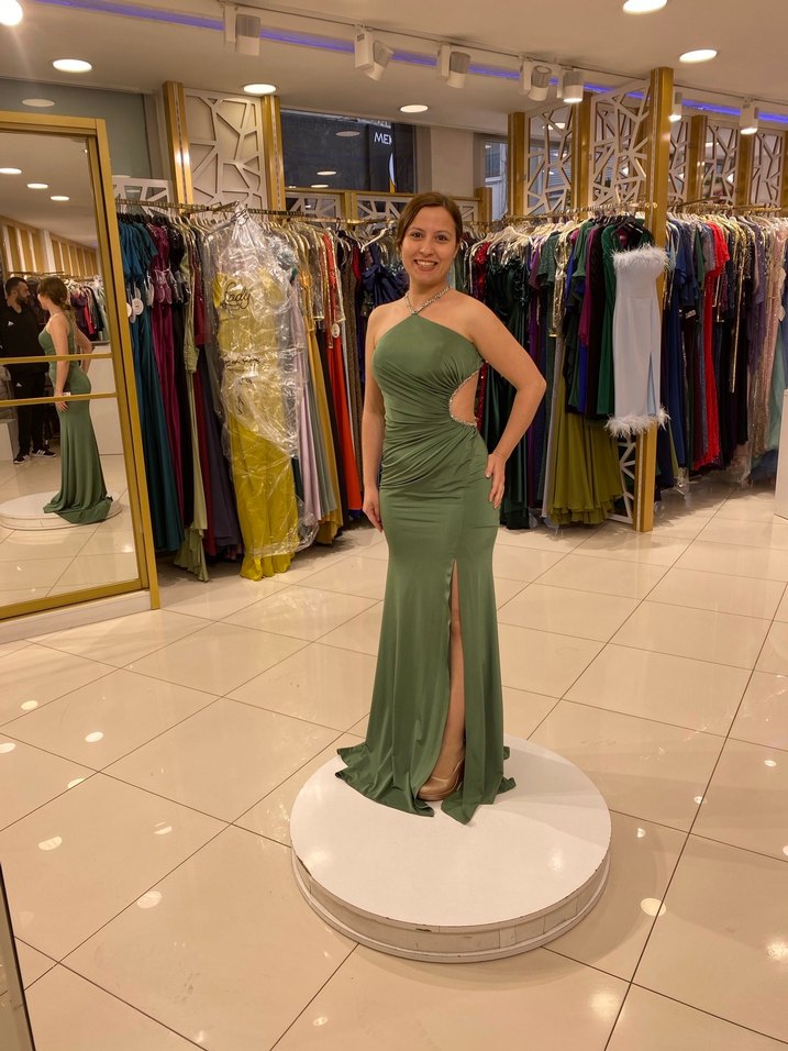 Drapeli Asimetrik Yaka Kadın Midi Elbise - Görsel 4