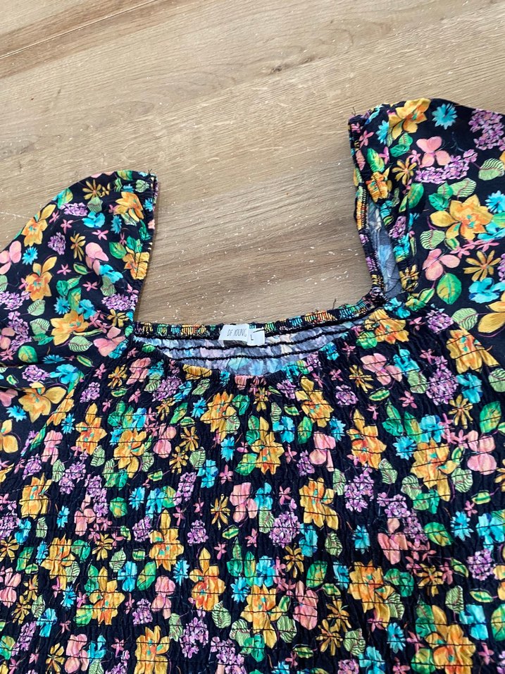 Çiçek Desenli Kısa  Bluz - Görsel 3