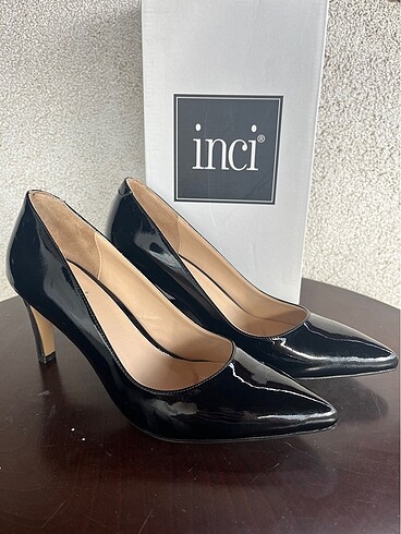 İnci kadın stiletto