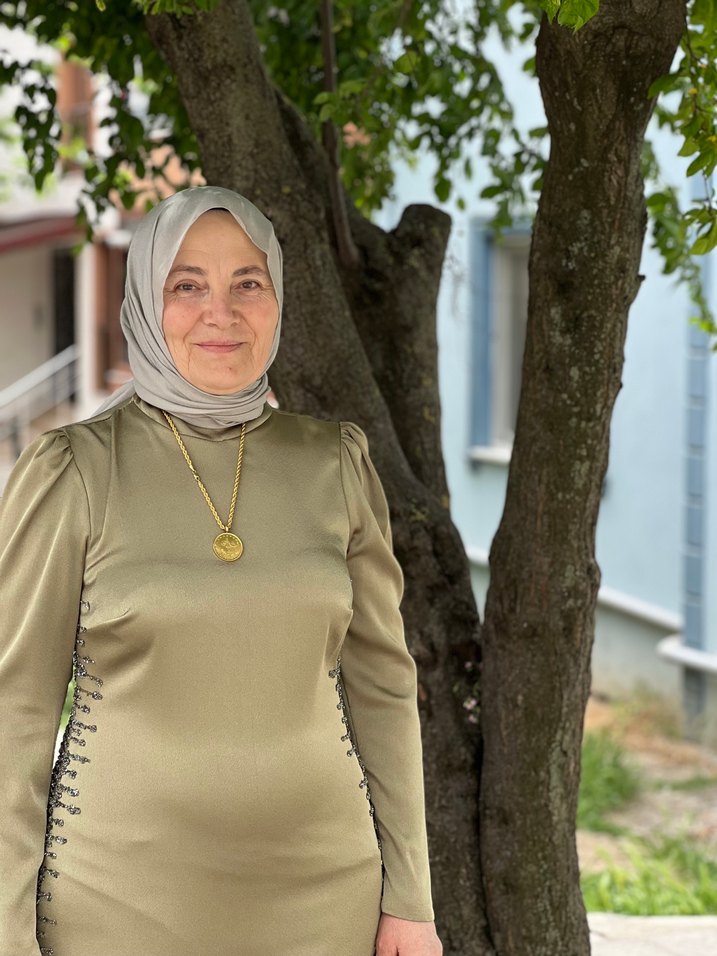 Drapeli Yüksek Yakalı Kadın Uzun Elbise - Görsel 2