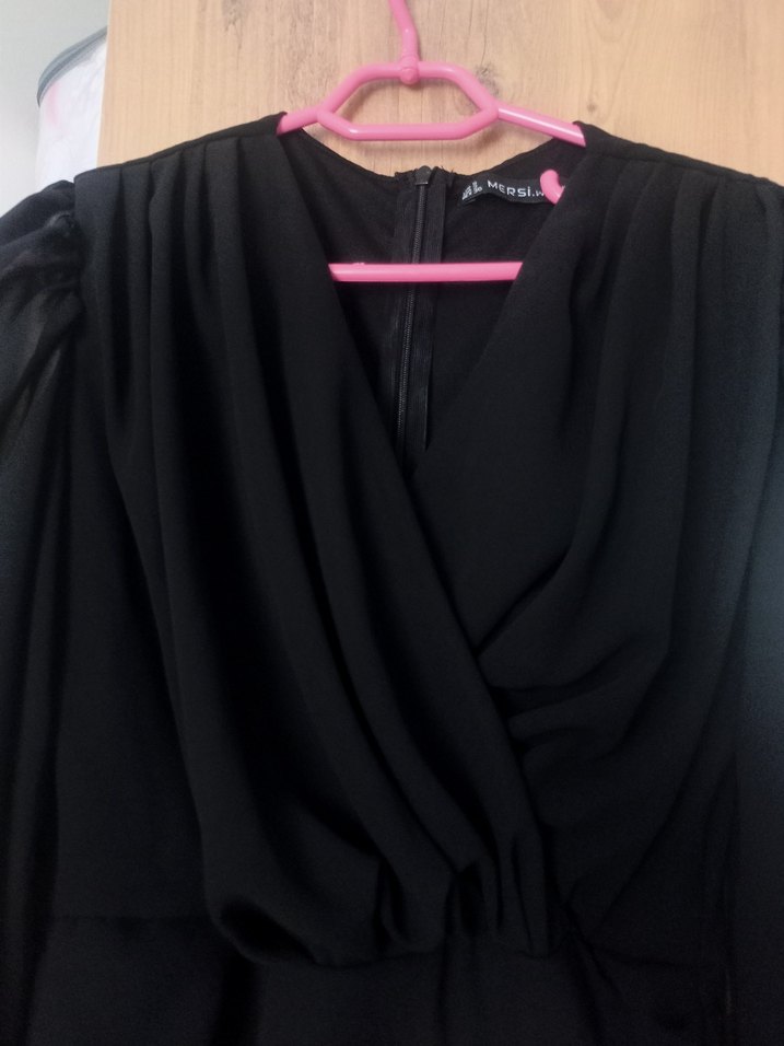 Uzun Kollu V yaka Siyah şifon kumaş Fırfırlı Mini Elbise - Görsel 3