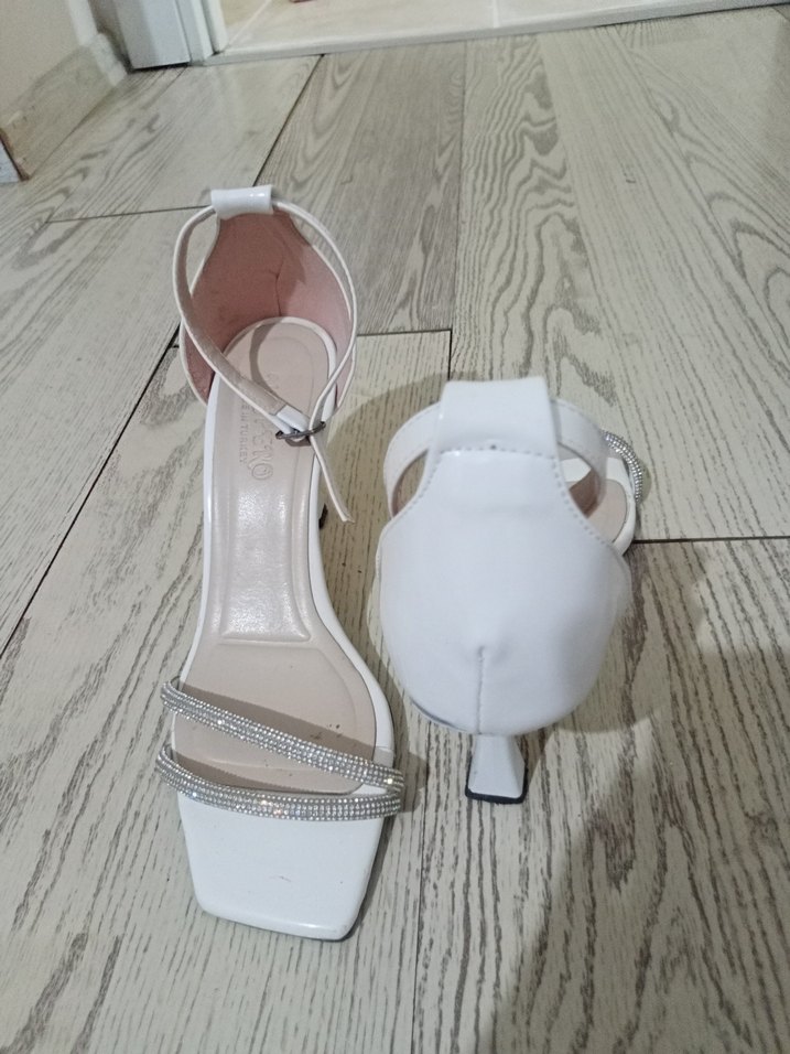 Kadın Beyaz, taşlı bantlı Topuklu Gece Ayakkabısı - Görsel 3