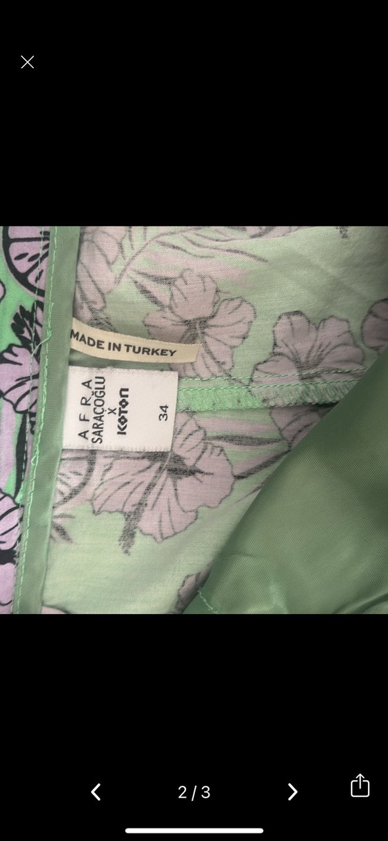 Düğmeli Yeşil Çiçek Desenli Mini Şort - Görsel 2