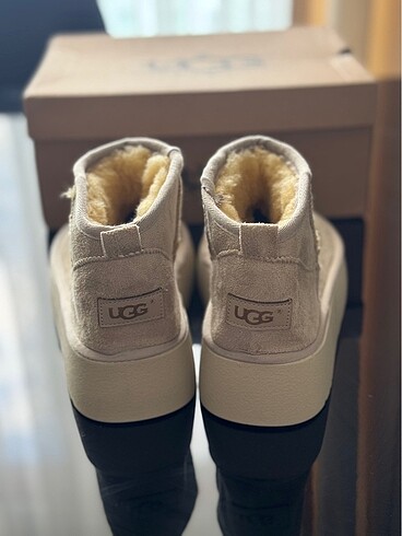 Ugg Ugg bot