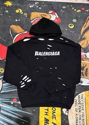 Balenciaga l